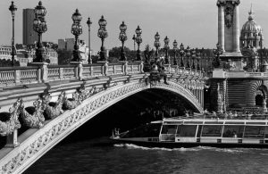 Dîner croisière Paris romance sur la Seine